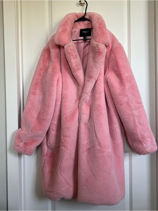 Forever 21 Jackets & Blazers - Forever 21 Blush Pink Faux Fur Teddy Coat